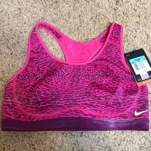 Women’s Nike sports bra medium